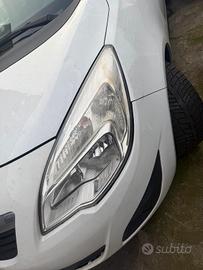 Fanale anteriore sinistro Opel Meriva B anno 2010