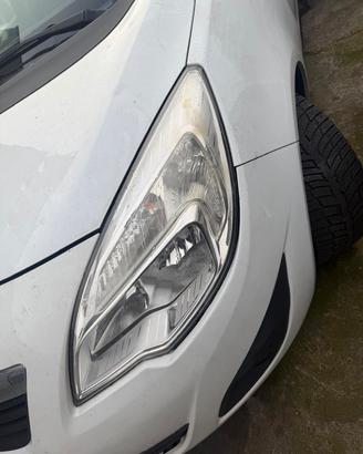 Fanale anteriore sinistro Opel Meriva B anno 2010