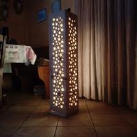 lampada in pino cembro cambia colore 