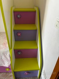 Letto  castello con gradini contenitore e colonna