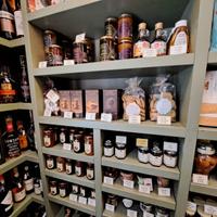 Scaffalature per negozio artigianali fatte a mano