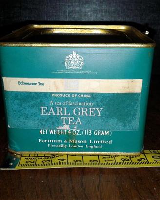 Scatola da tè vintage in latta