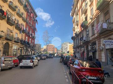 3 LOCALI A NAPOLI