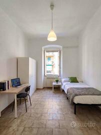 Stanza in appartamento di 88 m² a Genova