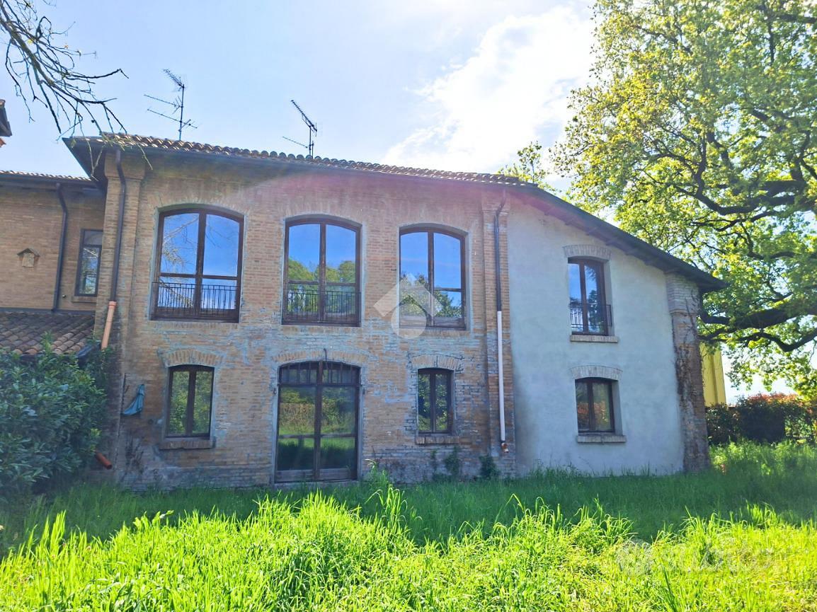 CASA SEMINDIPENDENTE A FERRARA