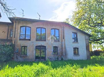 CASA SEMINDIPENDENTE A FERRARA