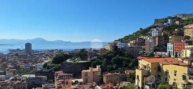 5 LOCALI A NAPOLI