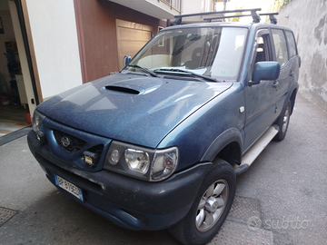 Nissan Terrano 2 2.7. 5 porte 7 posti