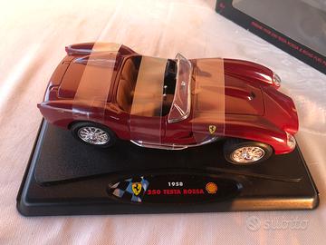 Modellino Ferrari 1:18 condizioni nuovo