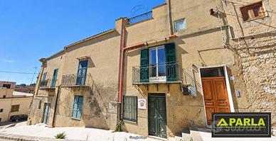 Casa indipendente di 500 m² con più di 5 locali e 
