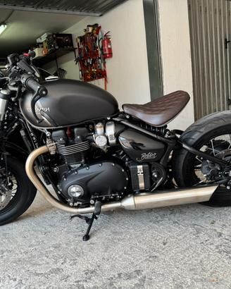 Triumph bobber 1200