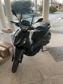 BEVERLY 300 DEEP BLACK 2024