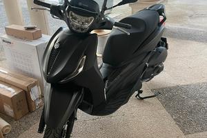 BEVERLY 300 DEEP BLACK 2024