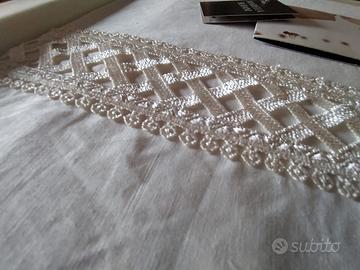 Tovaglia in lino con pizzo macramè e 12 tovaglioli