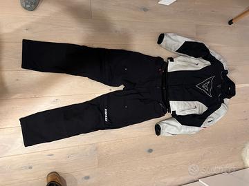 Giacca e pantaloni Dainese