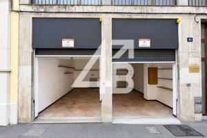 Box / Garage di 25 m² a Trieste
