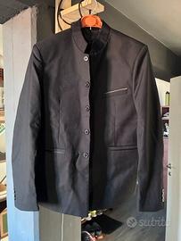 Giacca unisex nera, collo alla coreana.