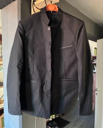 Giacca unisex nera, collo alla coreana.