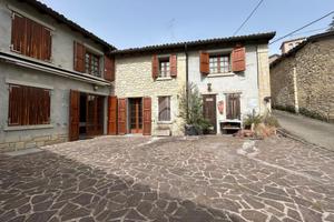 CASA SEMINDIPENDENTE A PAVULLO NEL FRIGNANO