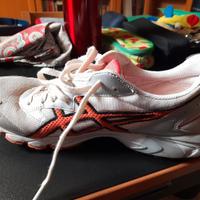 Scarpe Asics per corsa su strada