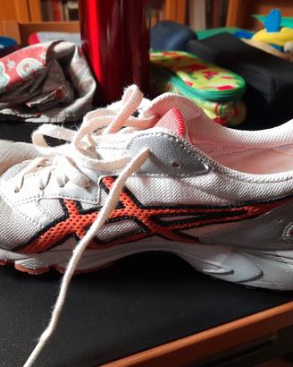 Scarpe Asics per corsa su strada