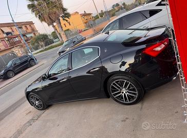 MASERATI GHIBLI V6 DIESEL 275 CV – GRANSPORT