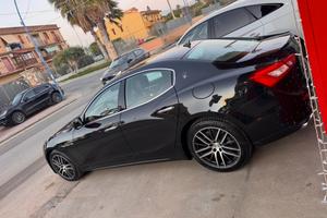 MASERATI GHIBLI V6 DIESEL 275 CV – GRANSPORT