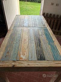 TAVOLO IN LEGNO A DOGHE MULTICOLORE