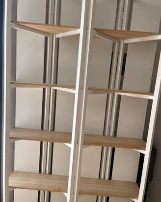 Libreria in legno bianca