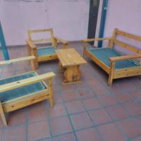 set divani in legno + tavolinetto