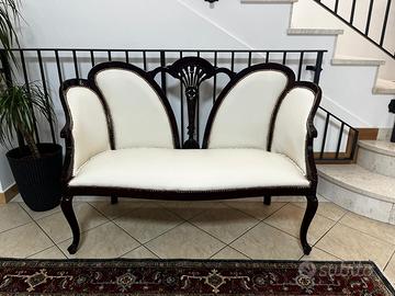 Divano due posti stile inglese