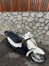 Piaggio scooter 50