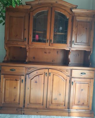 credenza in legno  con 6 sedie e tavolo