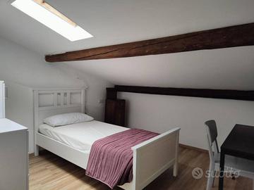 Stanza in appartamento di 100 m² a Firenze