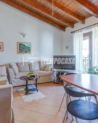 3 LOCALI MANSARDATO RECENTE (2007) DI 70MQ TERMOAU