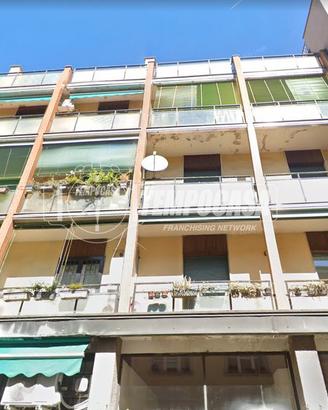 TRILOCALE ARREDATO CON DOPPI SERVIZI E BALCONI