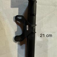 Specialized pompa con staffa