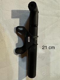 Specialized pompa con staffa