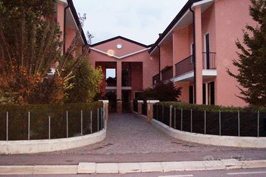 Villetta a schiera posiz. centrale libera subito