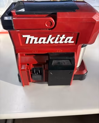 Macchina da caffè Makita ricaricabile + batterie