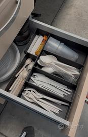 Porta posate ed oggetti