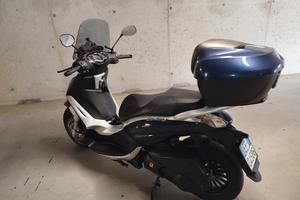 scooter Beverly 125 blu