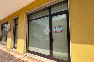 NEGOZIO A RIMINI