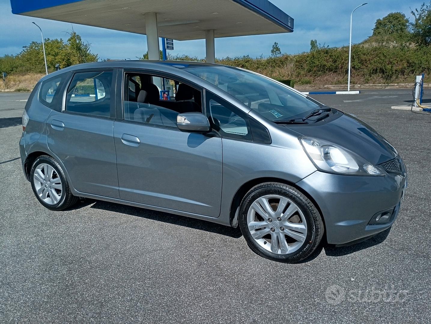 Honda Jazz 2010 photo 3