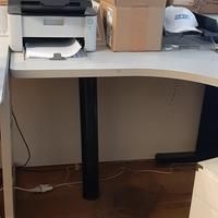 Scrivania in legno da ufficio