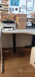 Scrivania in legno da ufficio