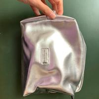 Pochette argento Esthederm