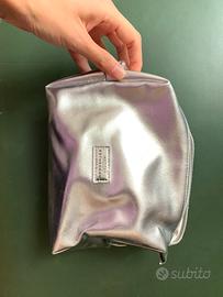 Pochette argento Esthederm