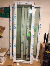 Porta finestra a un anta PVC