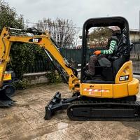 E165 Mini escavatore 30 q Caterpillar 303E